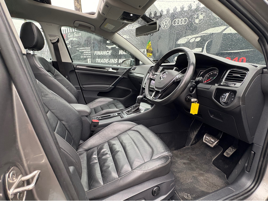 2014 Volkswagen Golf - image 14