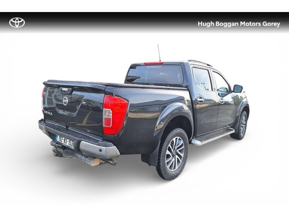 2019 Nissan Navara - image 2