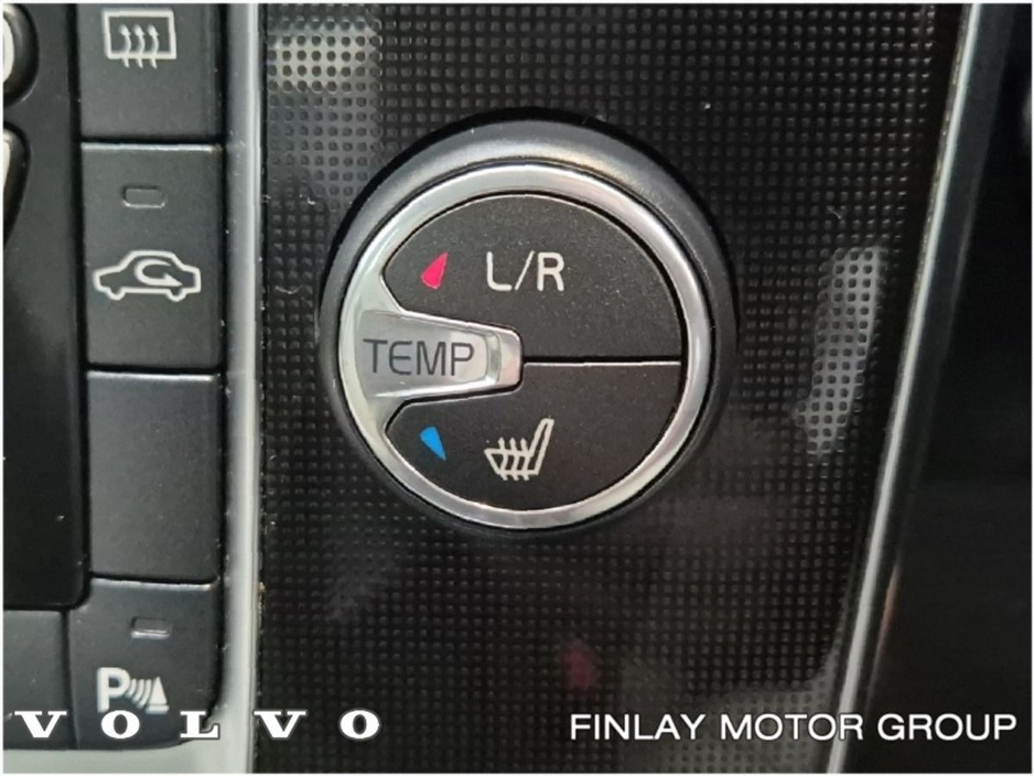 2019 Volvo V40 - image 21