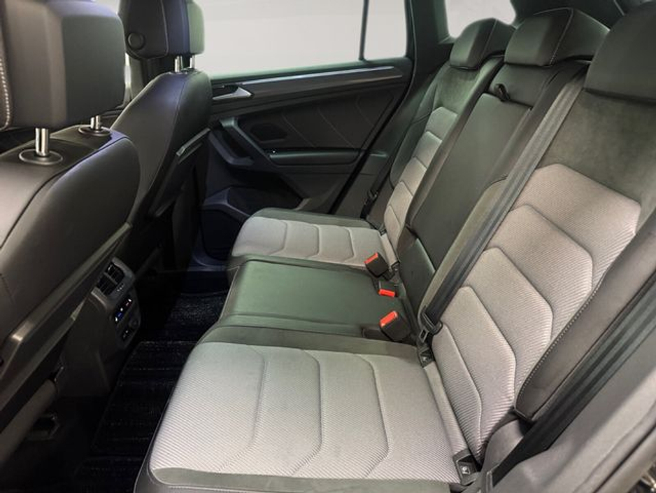 2020 Volkswagen Tiguan - image 16