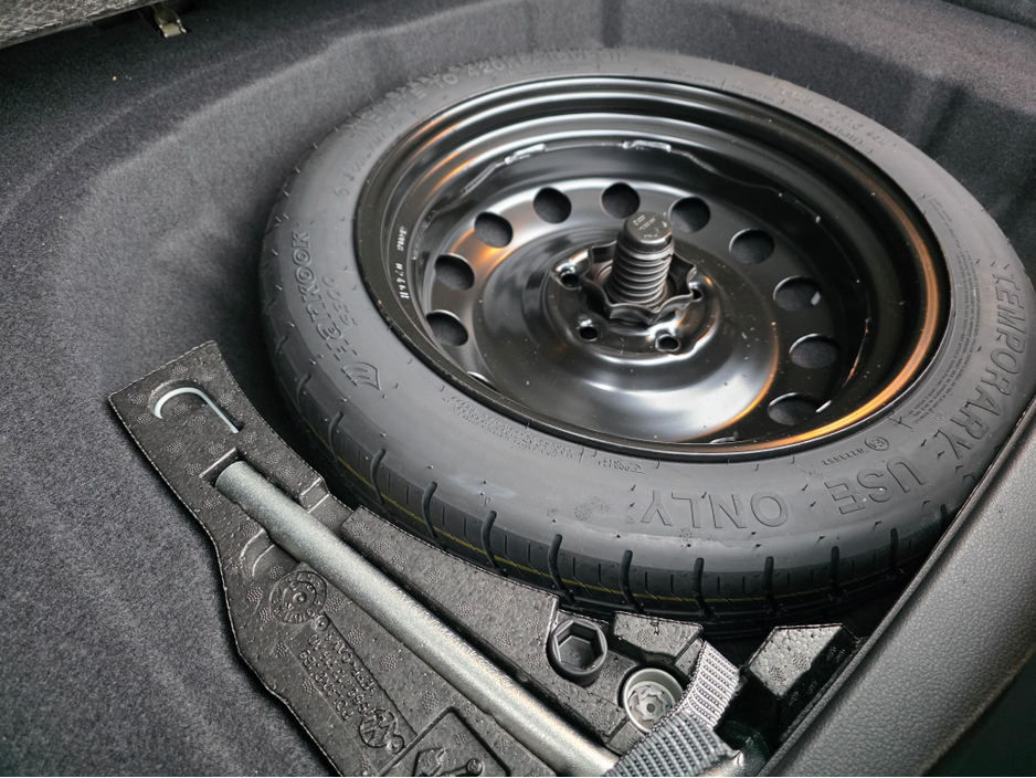 2020 Volkswagen Golf - image 19