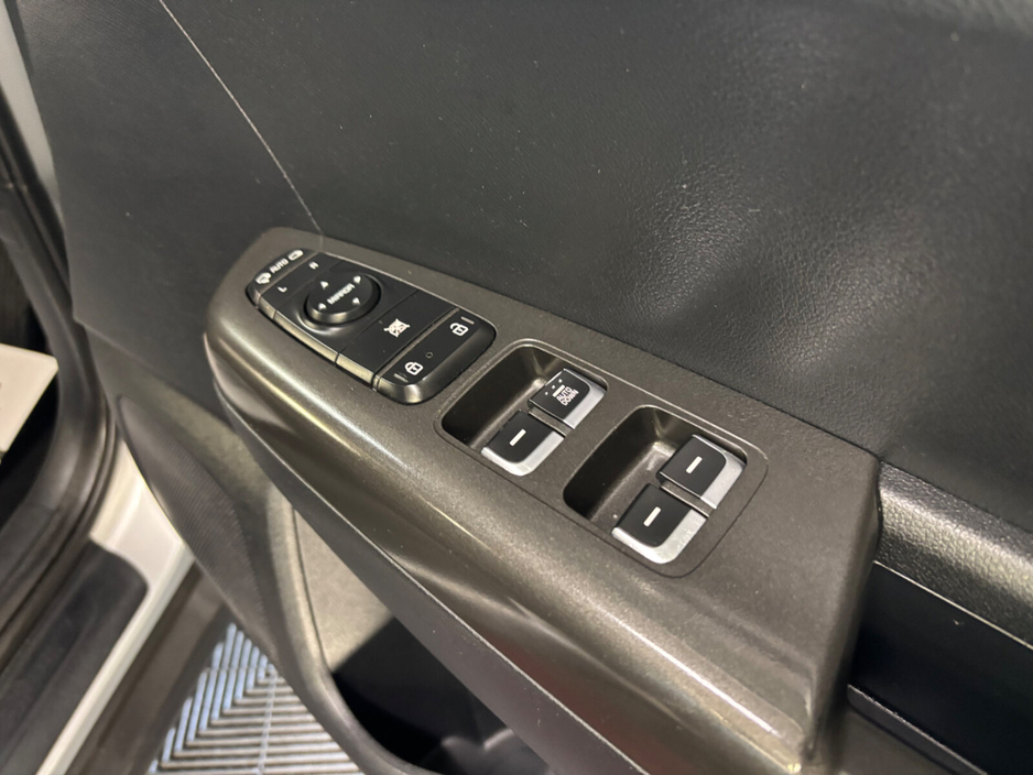 2018 Kia Sportage - image 11