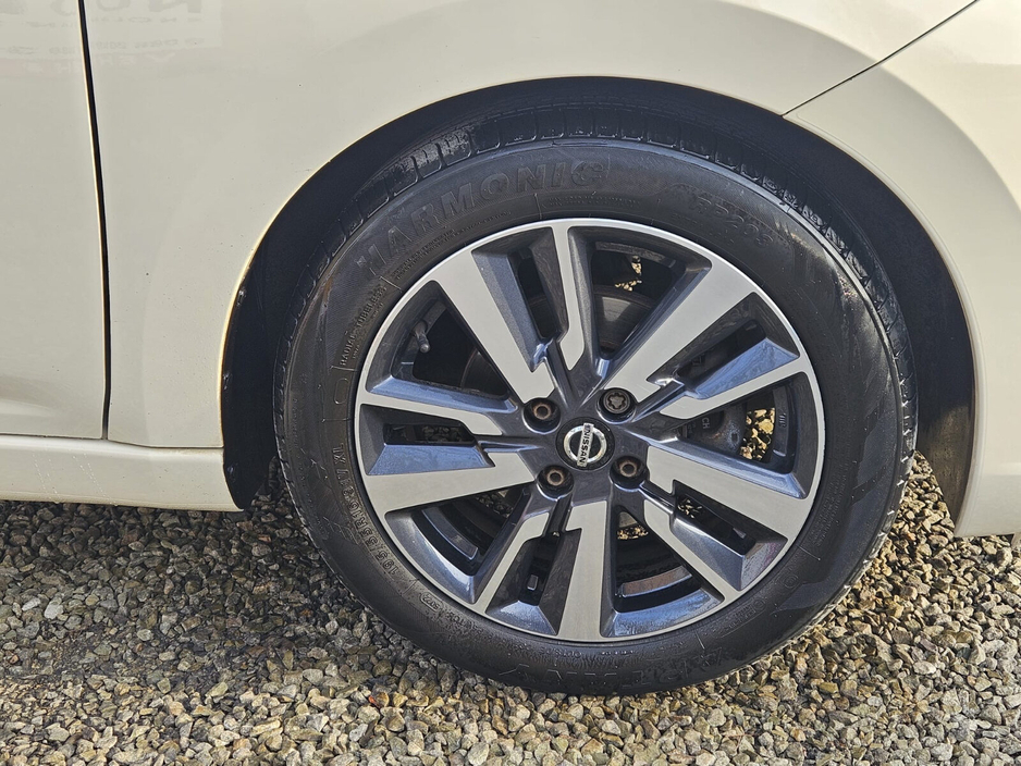 2017 Nissan Micra - image 13