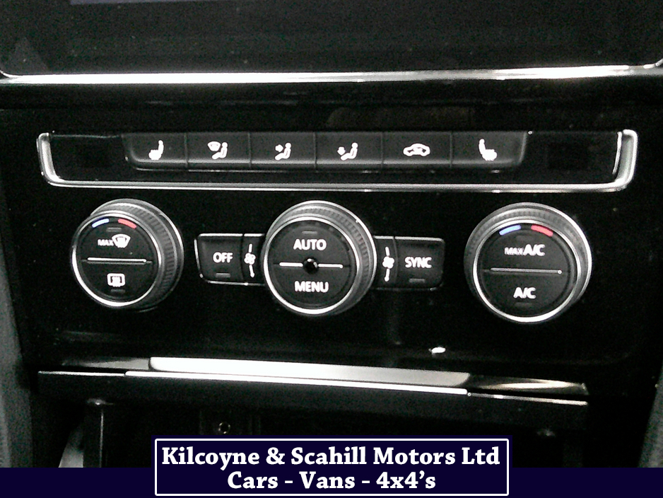 2017 Volkswagen Golf - image 32