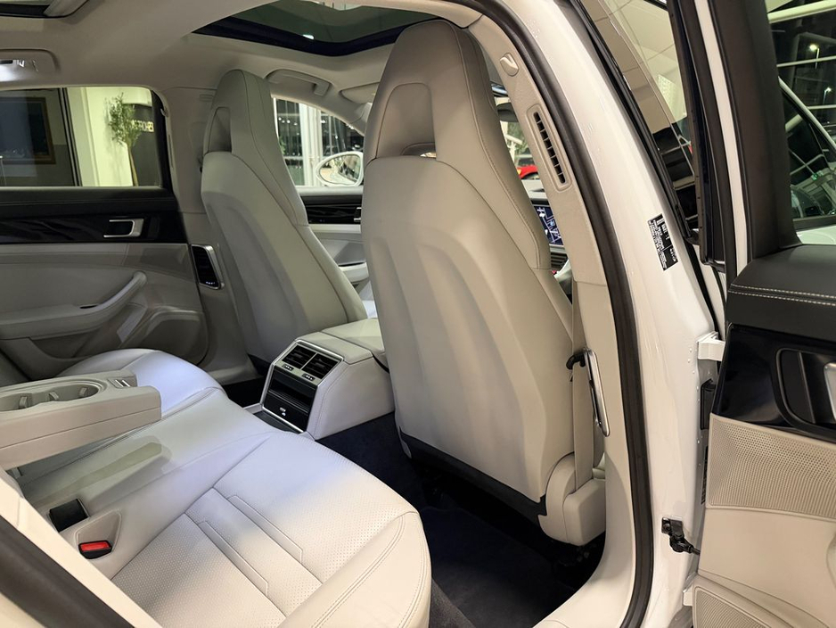 2023 Porsche Panamera 2.9 V6 E-HYBRID=PAN ROOF//LOW MILES//D REG=FULL PORSCHE SERVICE HISTORY=TAILORED FINANCE PACKAGES AVAILABLE=TRADE IN'S WELCOME €84,995