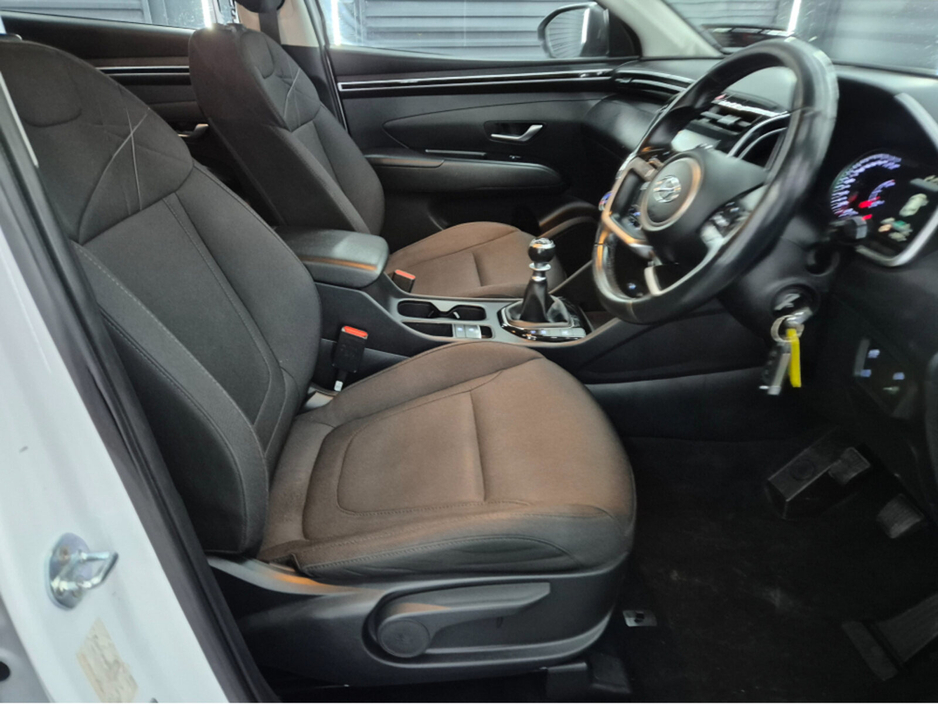 2022 Hyundai Tucson - image 9