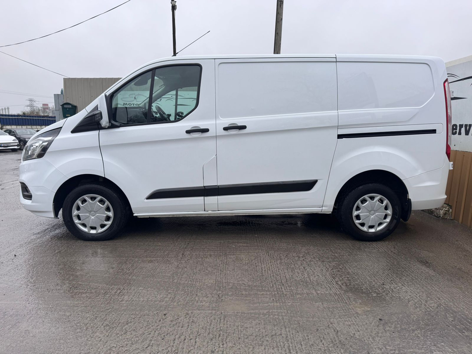 2020 Ford Transit Custom - image 12