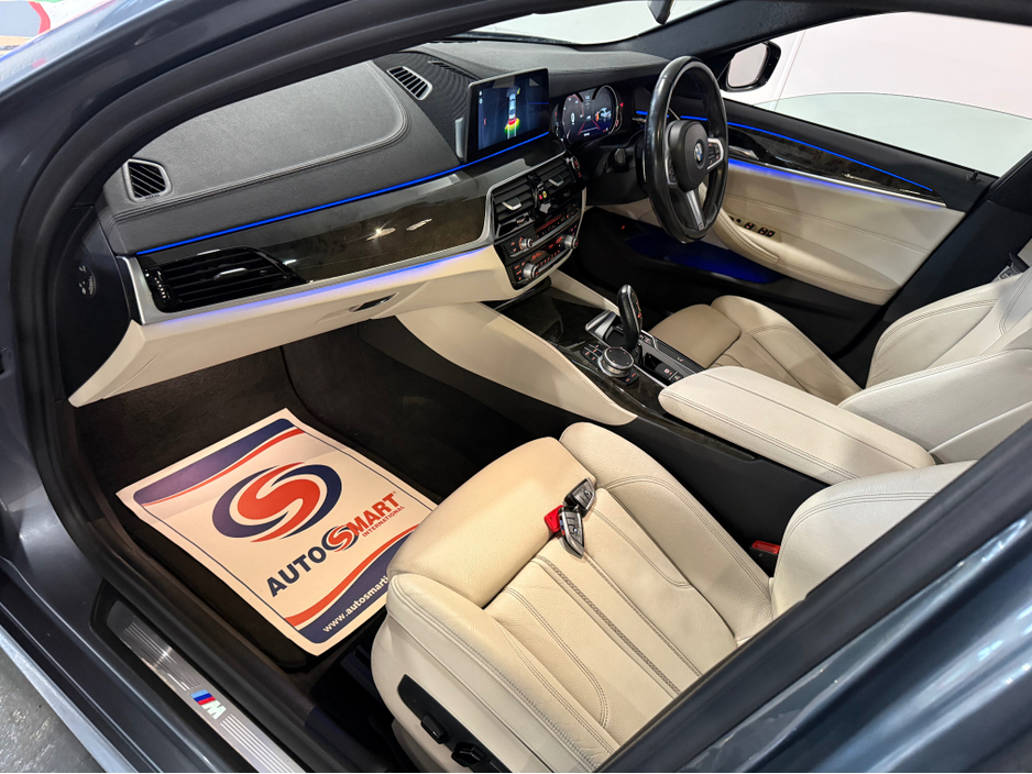 2018 BMW 5 Series - image 11