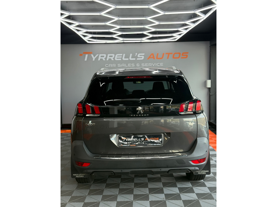 2020 Peugeot 5008 - image 6