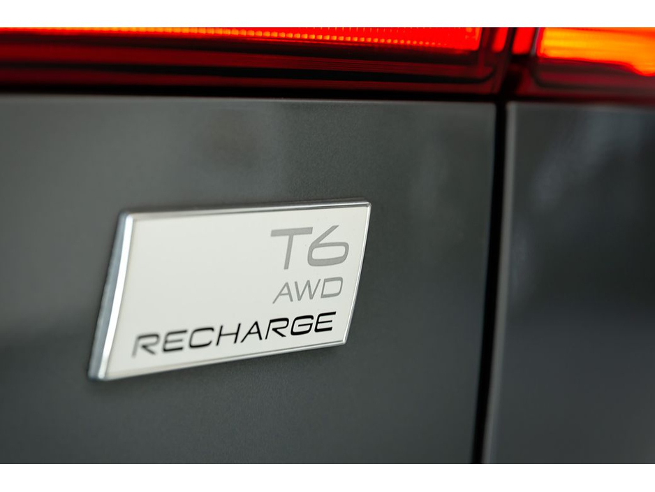 2022 Volvo XC60 T6 CORE BRIGHT SUNROOF 350BHP AWD €42,899