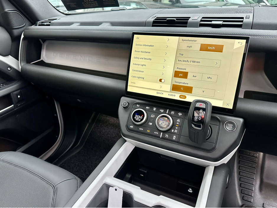 2026 Land Rover Defender Borosco Grey /  X-DYNAMIC SE €119,950