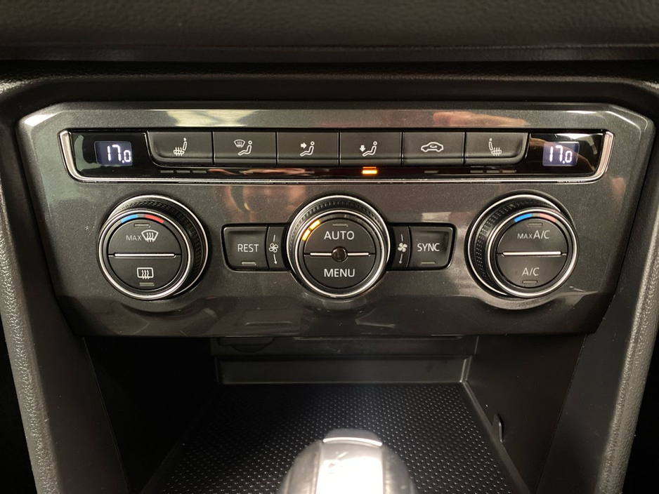 2019 Volkswagen Tiguan - image 16