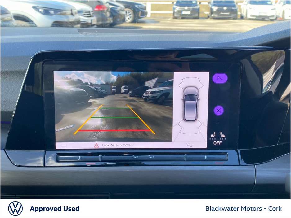 2023 Volkswagen Golf - image 17