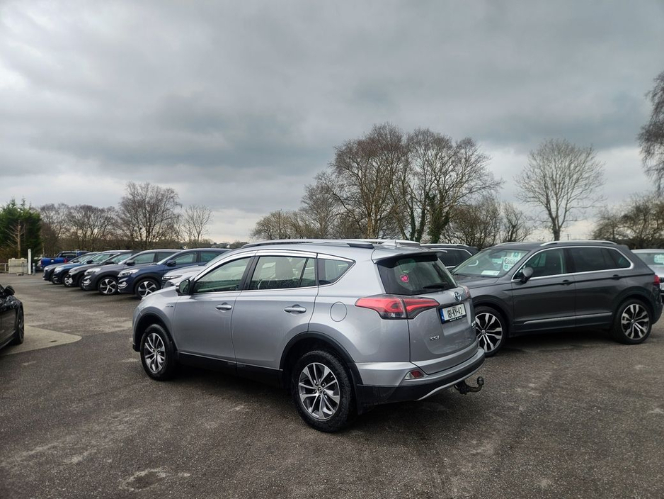 2018 Toyota Rav4 - image 5