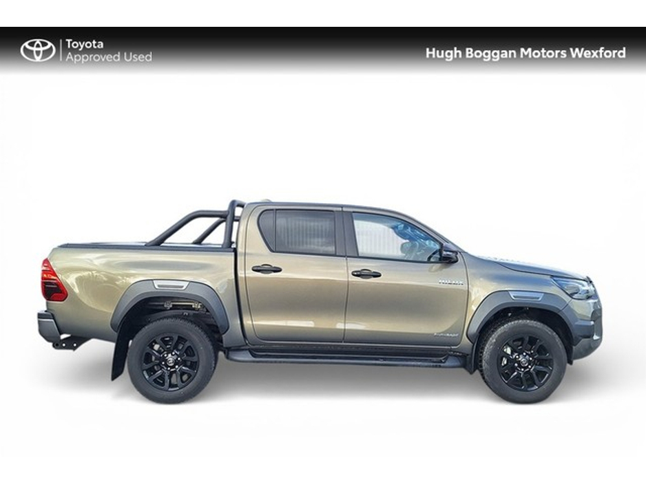 2025 Toyota Hilux 2.8D4D INVINCIBLE + VAT €53,655