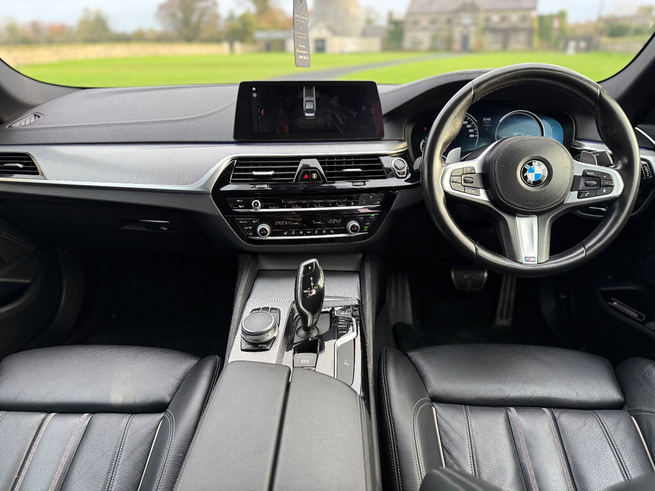 2018 BMW 5 Series - image 6