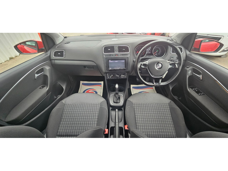 2015 Volkswagen Polo - image 24