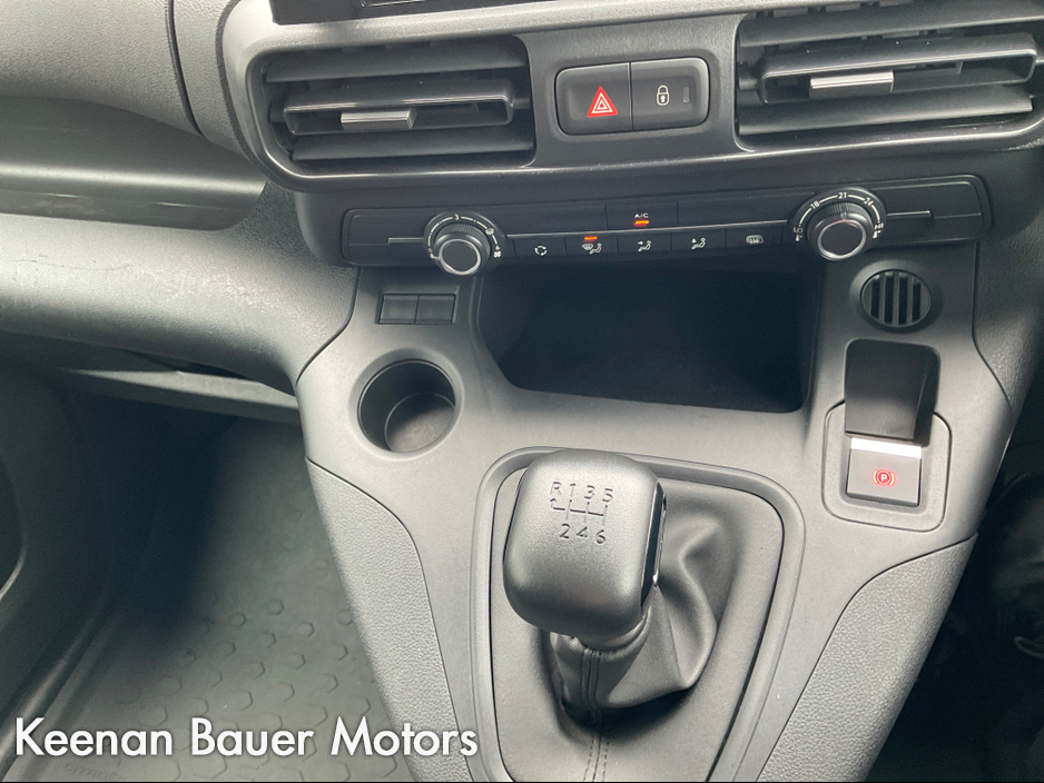 2023 Citroen Berlingo - image 9