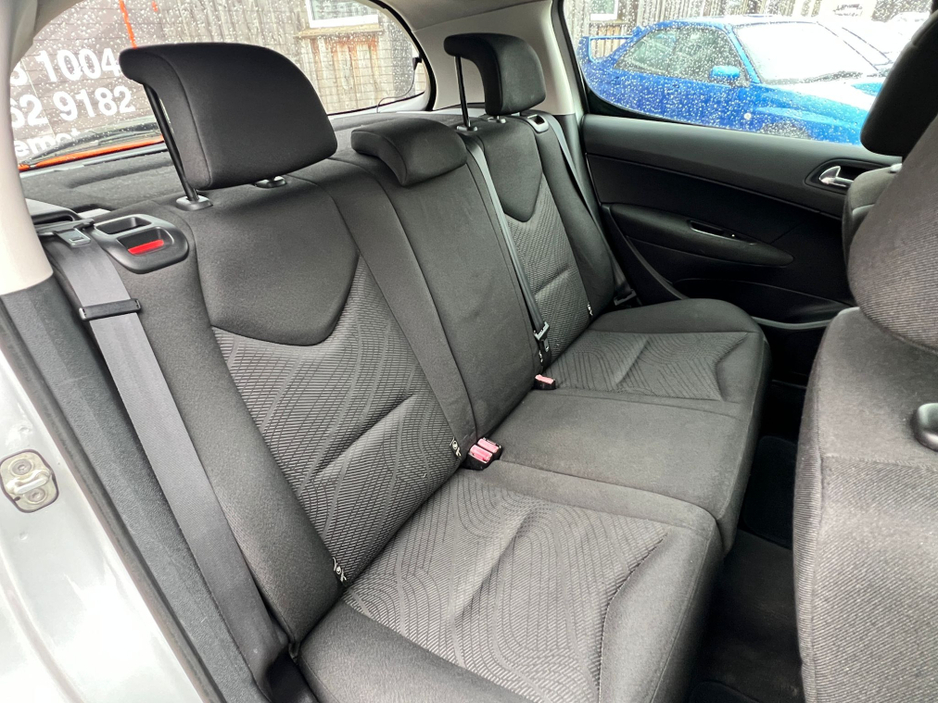 2009 Peugeot 308 - image 12
