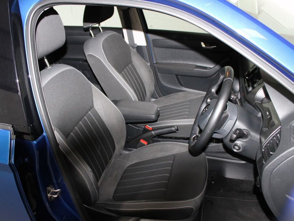 2021 Skoda Fabia - image 12