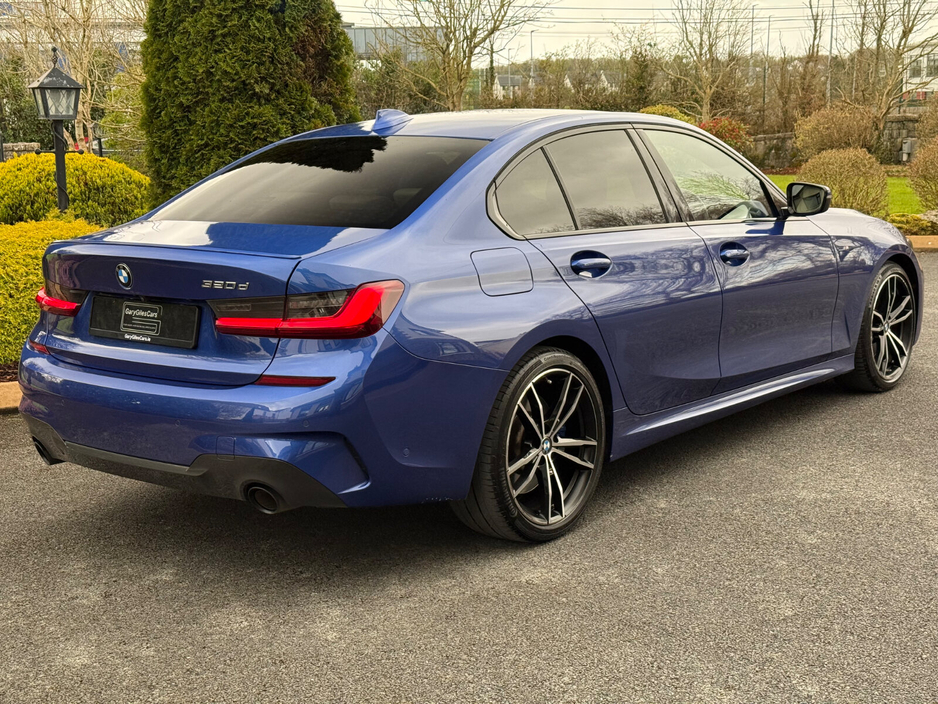 2022 BMW 3 Series - image 7