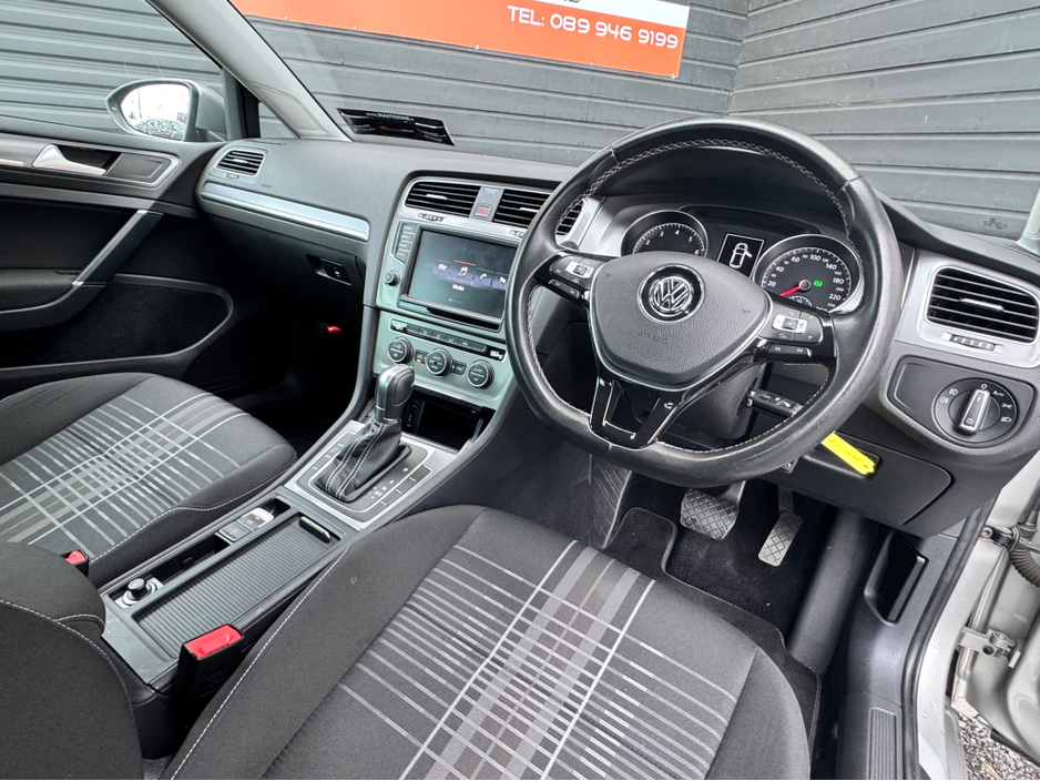 2015 Volkswagen Golf - image 12