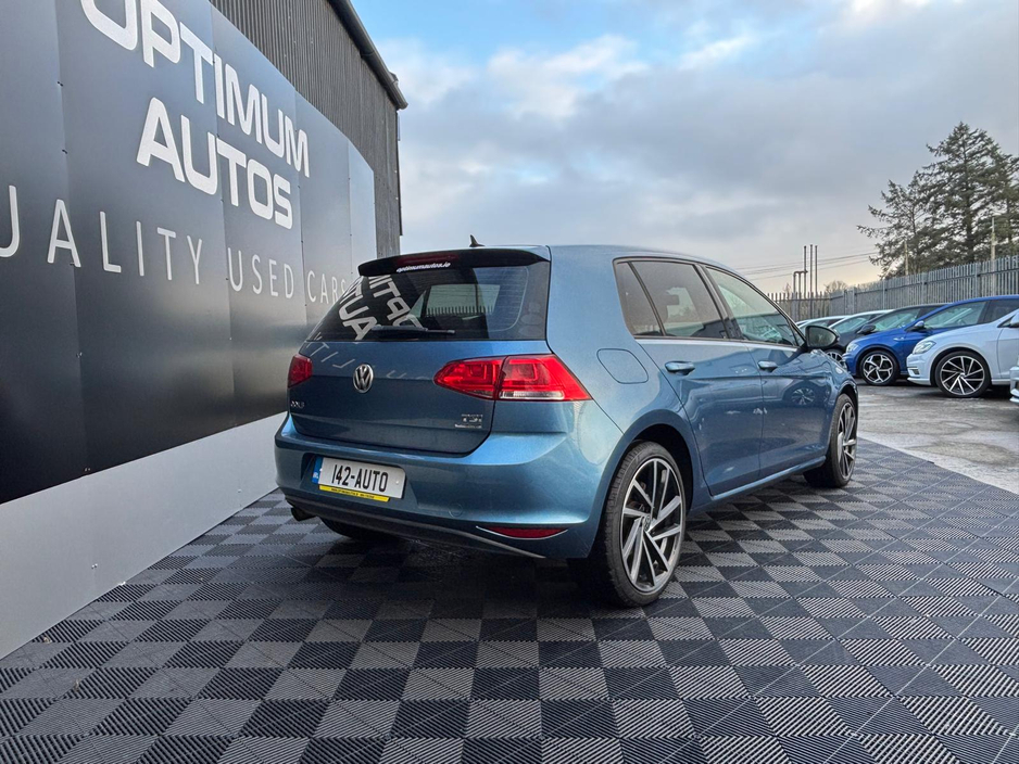 2014 Volkswagen Golf - image 2