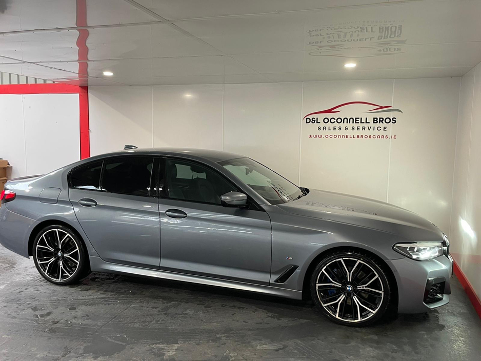 2021 BMW 5 Series - image 9