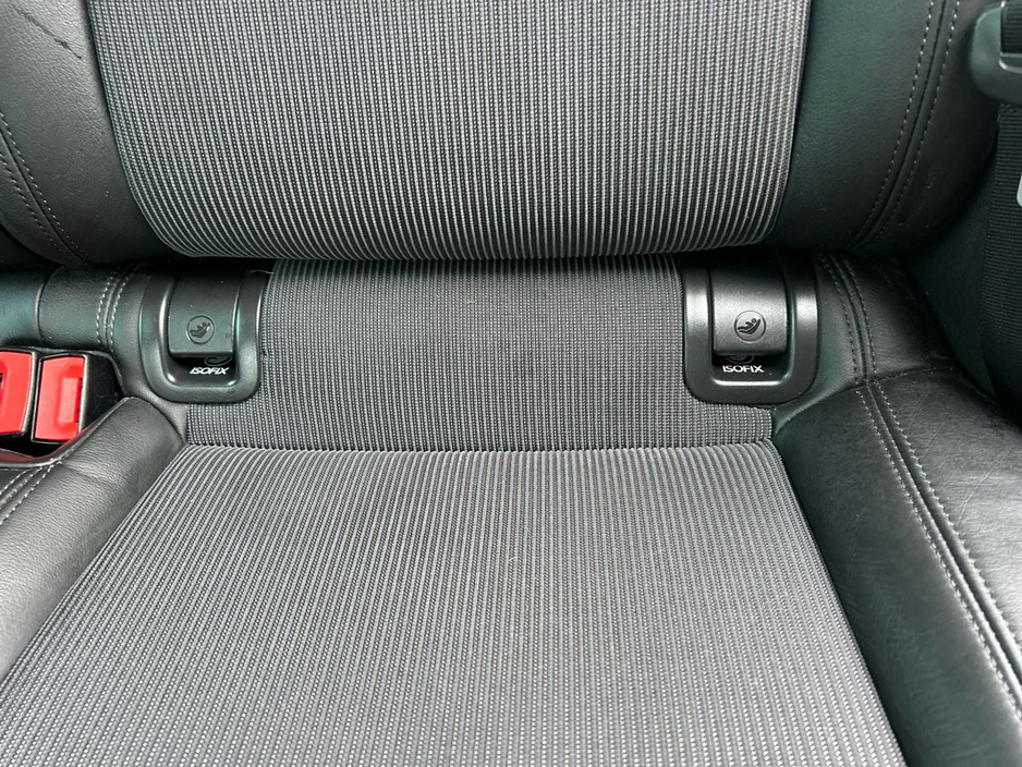 2020 Skoda Octavia - image 14