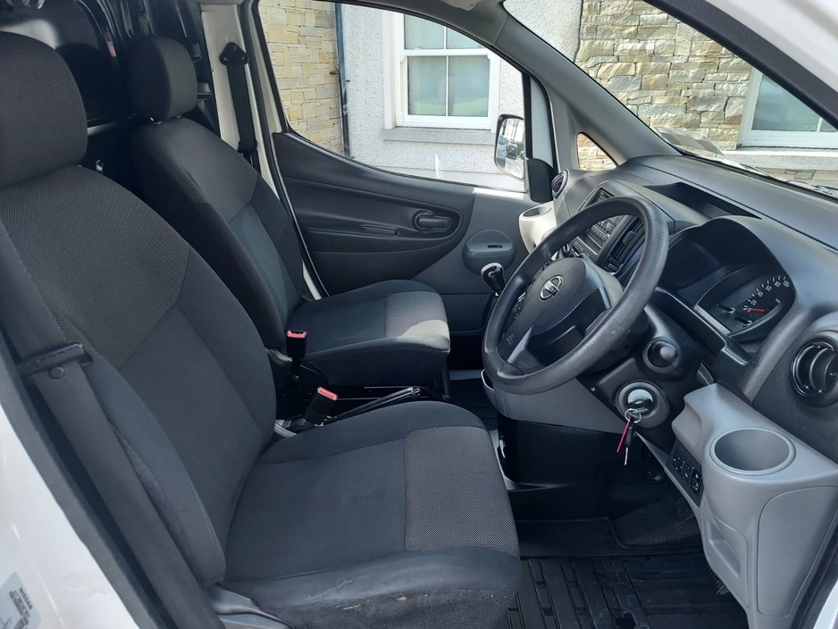 2016 Nissan NV200 - image 8