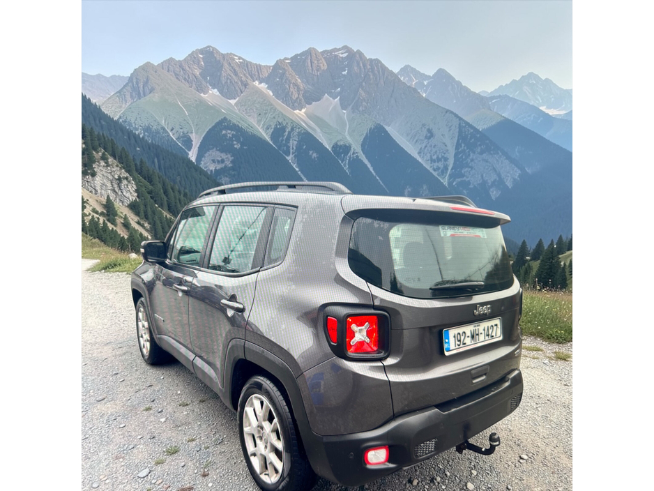 2019 Jeep Renegade - image 2