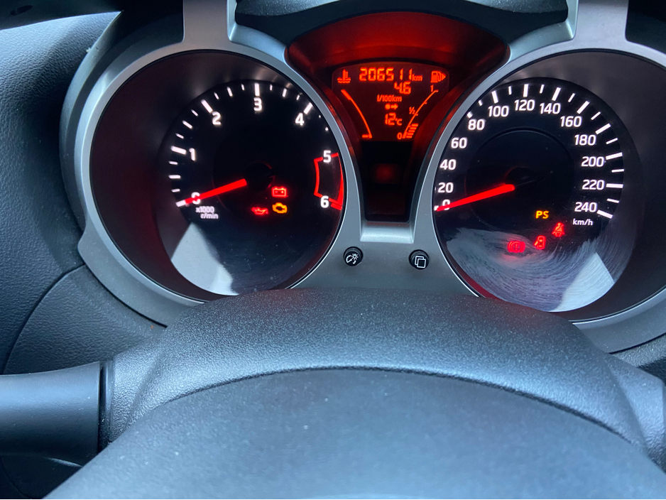 2014 Nissan Juke - image 10