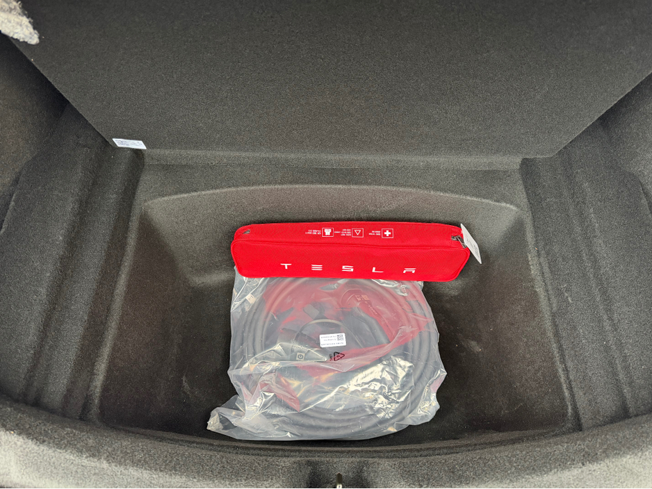 2025 Tesla Model 3 - image 34