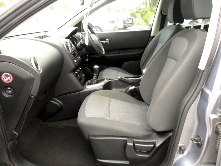 2013 Nissan Qashqai - image 10