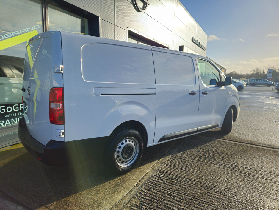 2023 Opel Vivaro  €15,500