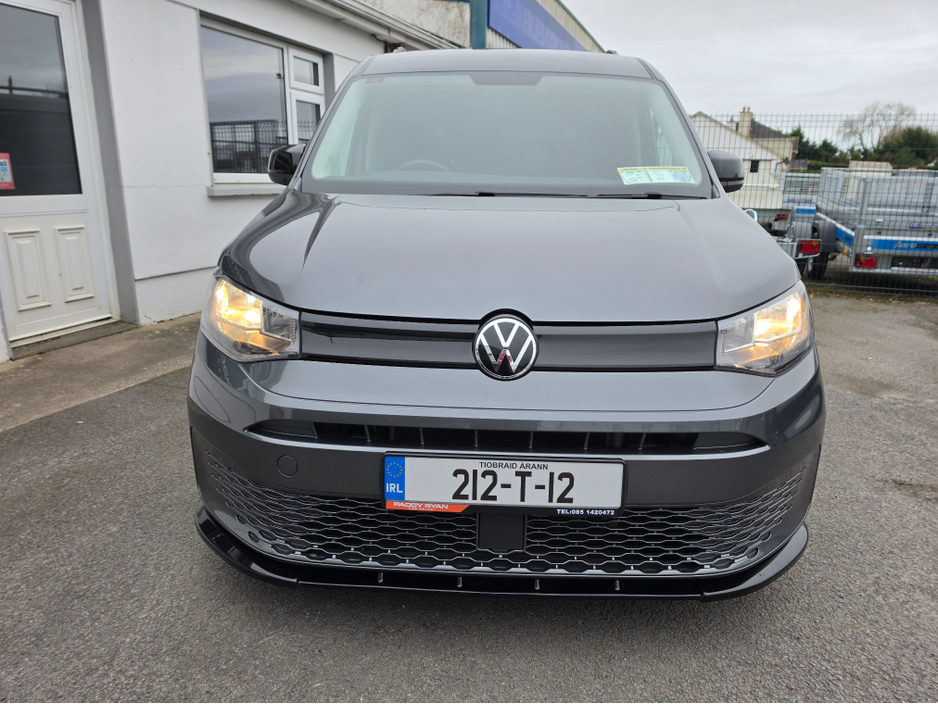 2021 Volkswagen Caddy - image 4
