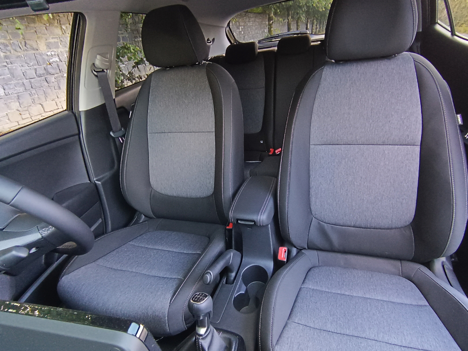 2026 Kia Stonic 1.0 Petrol Turbo, 7 Yrs Warranty, 3 Yrs AA , A/C, Cruise Control, Reversing Camera, Sat Nav, Electric Mirrors, €27,990