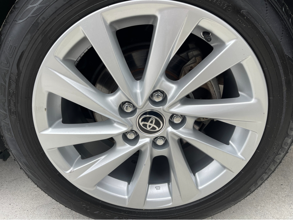 2021 Toyota Camry - image 6