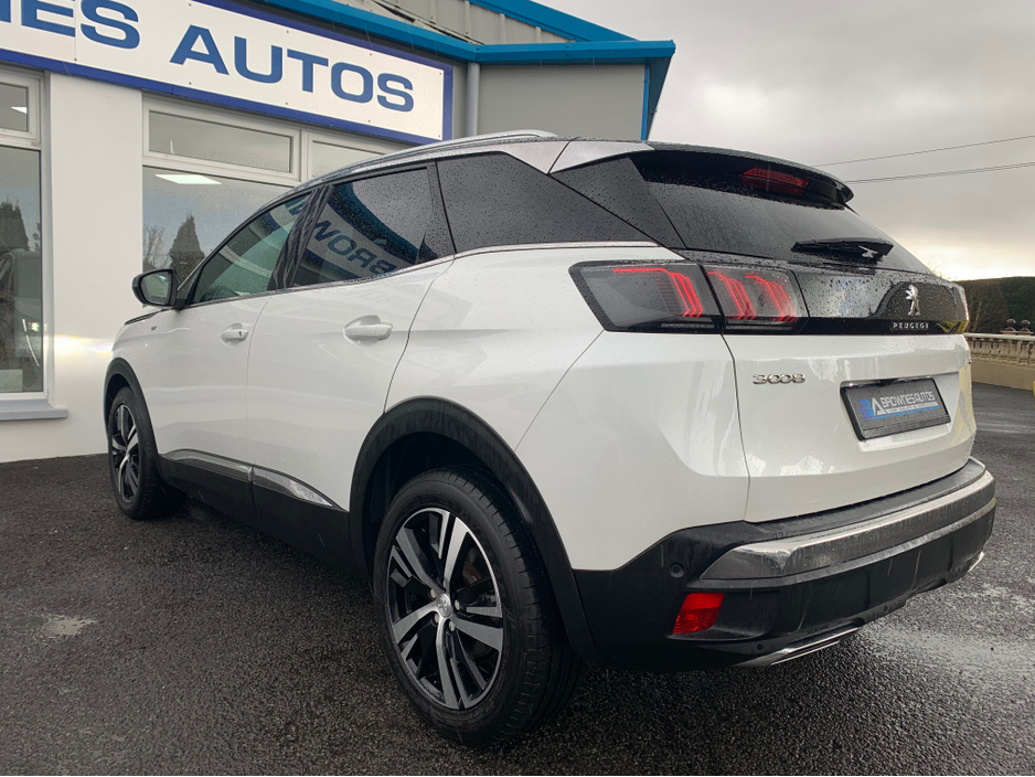 2023 Peugeot 3008 - image 4