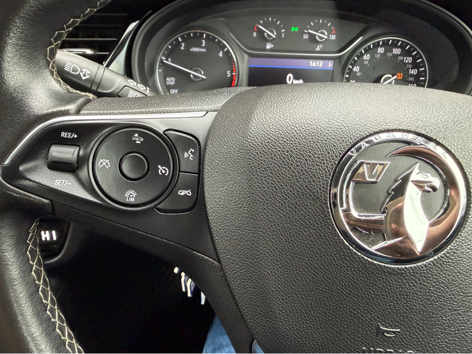 2018 Opel Insignia - image 14