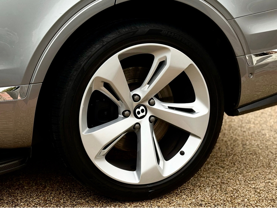 2016 Bentley Bentayga W12 600BHP AWD 5DR A €118,950