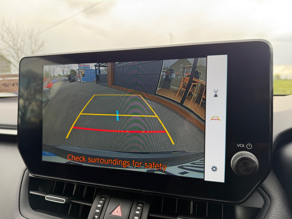 2023 Toyota Rav4 - image 28