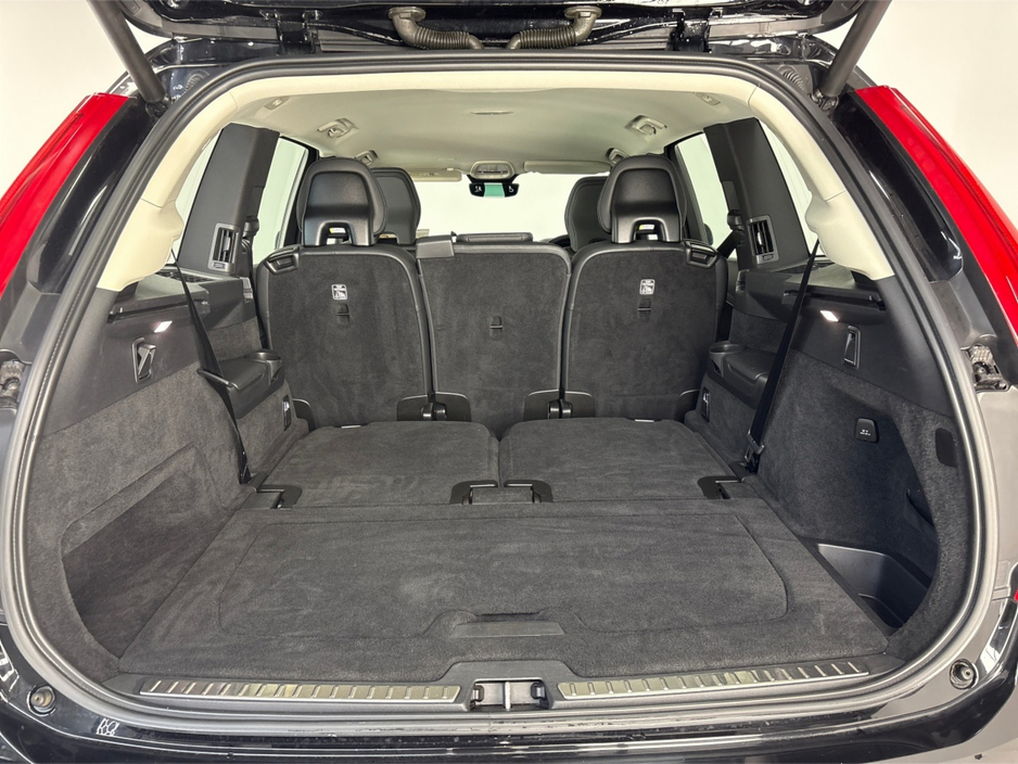 2022 Volvo XC90 2.0 T8**7 SEATER**BLACK LEATHER INTERIOR**FRONT HEATED ELECTRIC MEMORY SEATS**HEATED MULTIFUNCTIONAL STEERING WHEEL**TOUCH SCREEN DIGITAL MEDIA DISPLAY**REVERSE CAMERA*KEYLESS START*ELECTRIC TAILGATE* €53,995