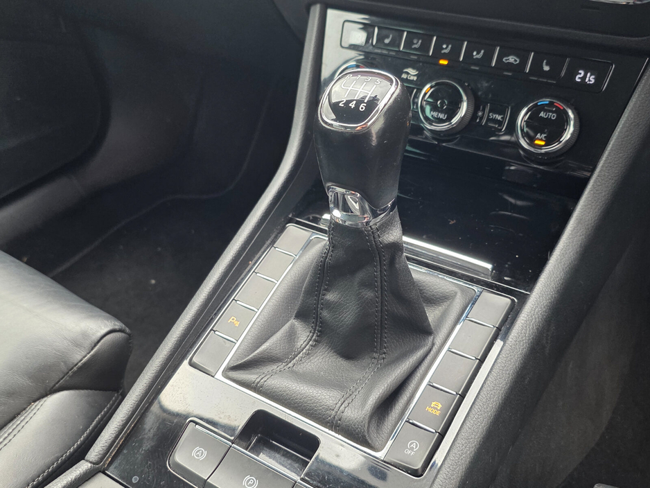 2018 Skoda Superb - image 20