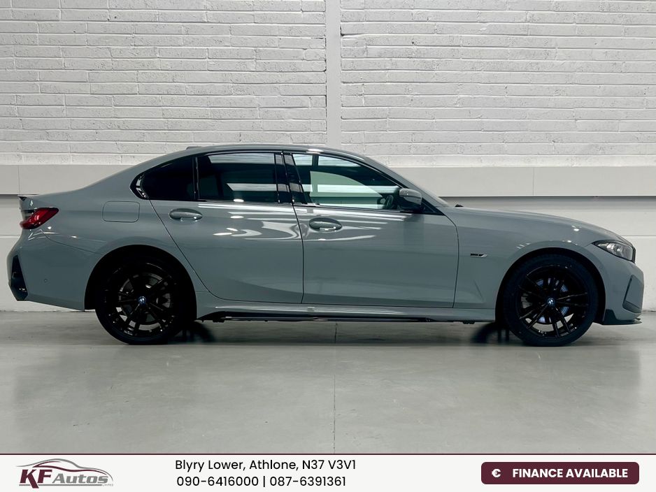 2023 BMW 3 Series - image 5