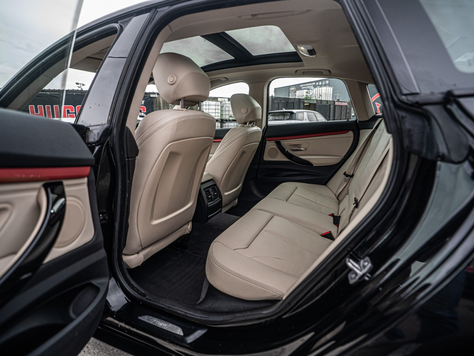 2016 BMW 3 Series - image 10