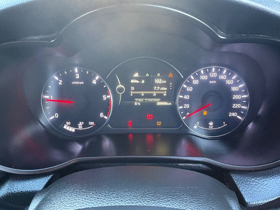 2016 Kia Carens Platinum 1.7D 7 SEATER €11,900