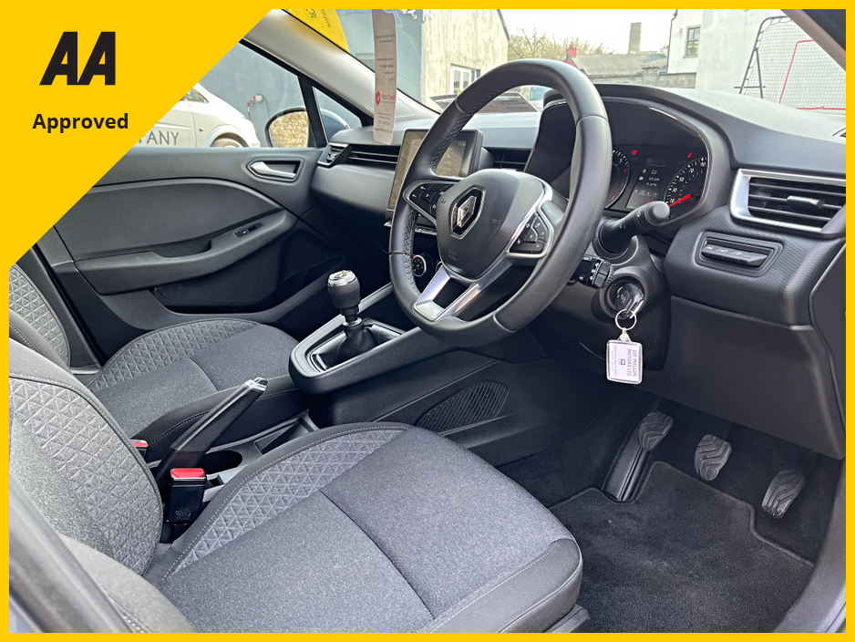 2022 Renault Clio - image 17