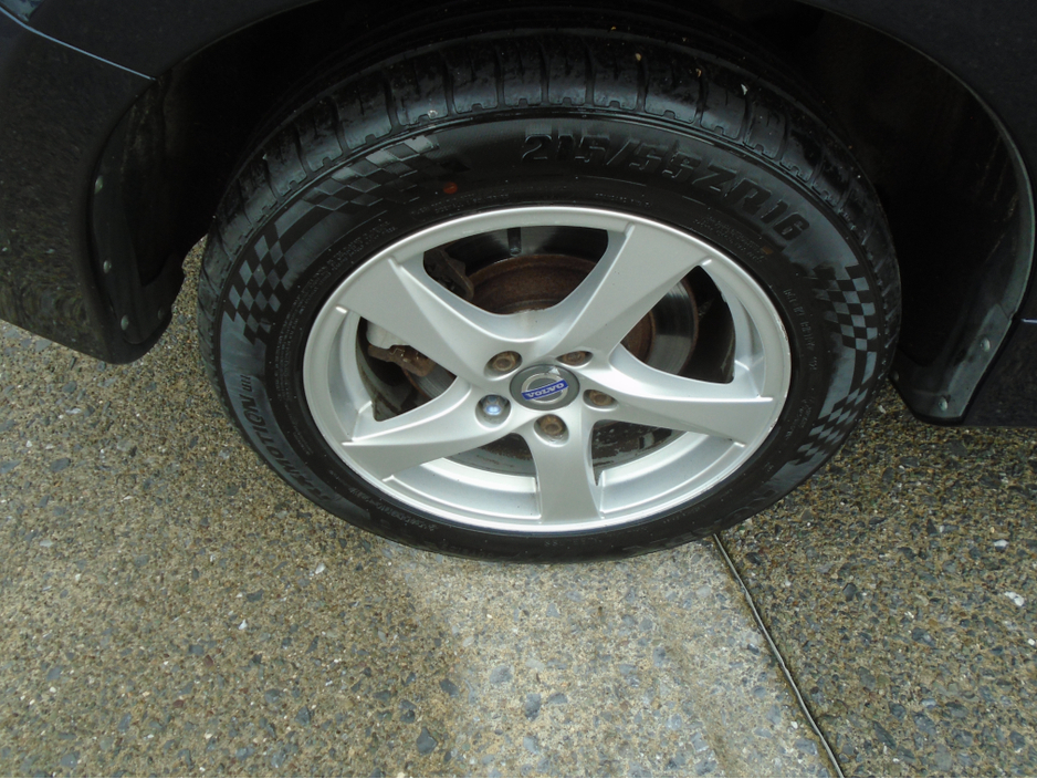 2017 Volvo S60 - image 20