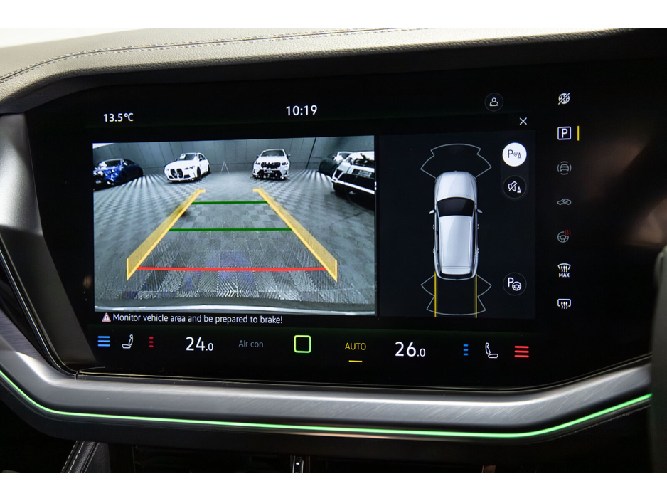 2025 Volkswagen Touareg - image 21